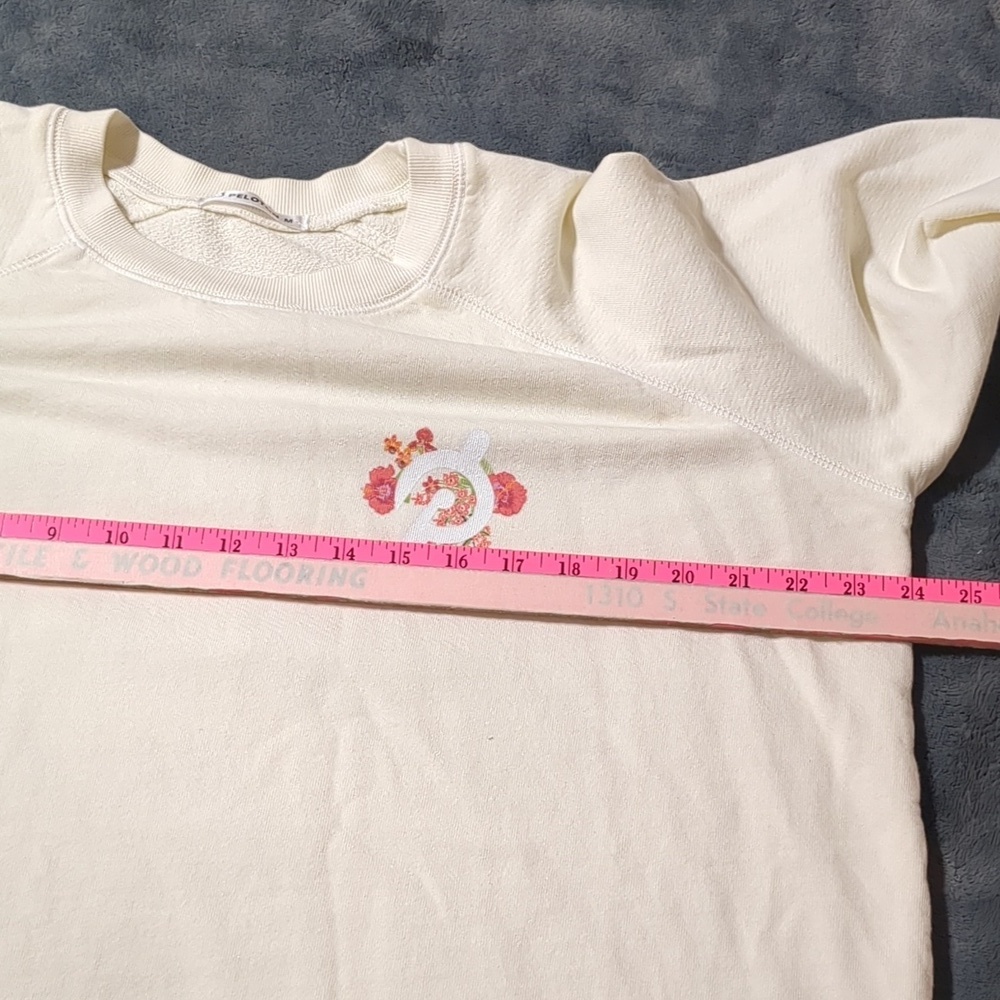 Peloton Floral oversized Everyday cream  Crewneck sweater size Medium - Picture 8 of 9